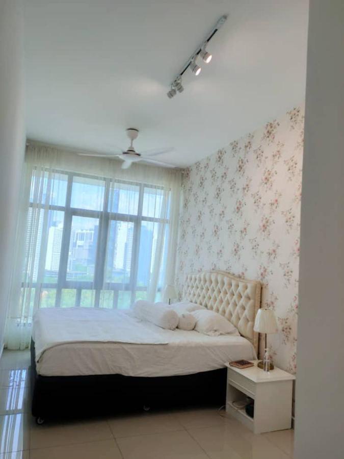 Klcc Legasi Direct View With A Superking Bed At A 3-Bedroom Premium Unit 吉隆坡 外观 照片